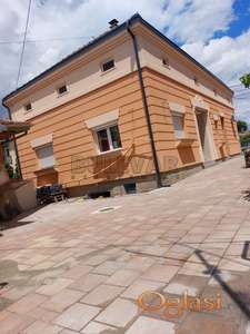 Mrčajevci, 2 kuće sa lokalom i placem