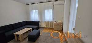 NAMEŠTEN JEDNOIPOSOBAN STAN NA LIMANU IV 300 EVRA