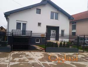 Velika porodična kuća u Temerinu. Lepo sredjena