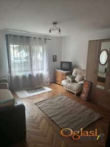  NAMEŠTEN DVOSOBAN STAN U KUĆI, PET FRIENDLY, SREMSKA KAMENICA