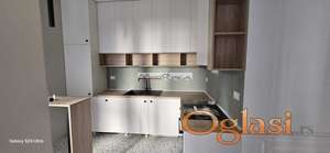 LUX 3.5 polunamešten salonac