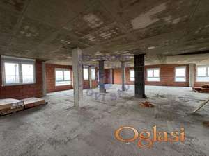 Prostran open space poslovni prostor od 320 m² na Adicama, savršen za IT firme i timove koji traže moderno i fleksibilno radno okruženje.