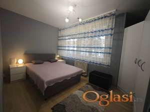 Prelep porodični stan na Limanu 2