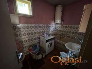 Kuća sa odredjenim ulaganjem !