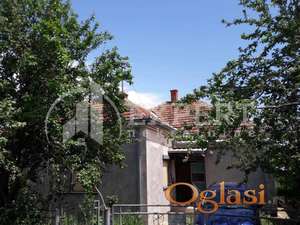 Kuća  u   Pirotu, ukupno  200 m2, plac  8,5  ari,
