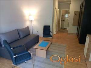 Izdajem komforan lepo namešten jednosoban stan na Grbavici
