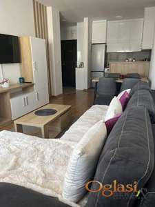  LUKSUZAN, KOMPLETNO NAMEŠTEN JEDNOIPOSOBAN STAN NA SALAJCI