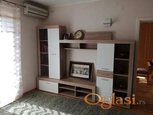 GUNDULIĆEVA -  DVOSOBAN STAN, KOMPLET OPREMLJEN,USELJIV ODMAH !