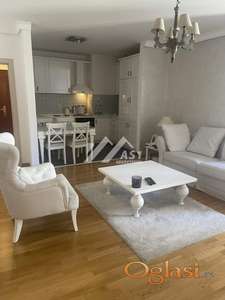 Izdajem LUX dvosoban komforan stan u Centru !!! ID#6135