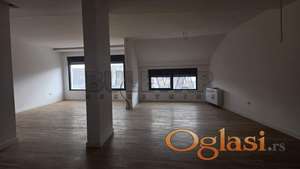 Izdaje se poslovni prostor 140m2 plus terasa 55m2