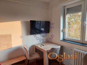 Predstavljamo vam odličnu garsonjeru na lepoj i mirnoj lokaciji u Novom Sadu.