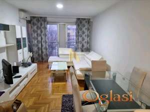 KOMPLETNO NAMEŠTEN JEDNOIPOSOBAN STAN - BULEVAR KRALJA PETRA I