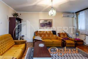 Troiposoban  stan  na  Bul.Nemanjića, IV  sprat, 81 m2