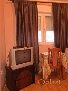 Izdajem nameštenu sobu u Beogradu,na Zvezdari