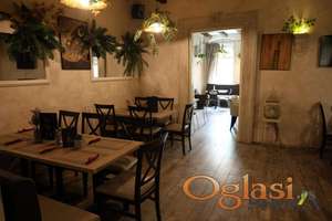  NAMEŠTEN LOKAL SA BAŠTOM U CENTRU NOVOG SADA