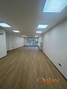 Trg Nikole Pašića, prazan