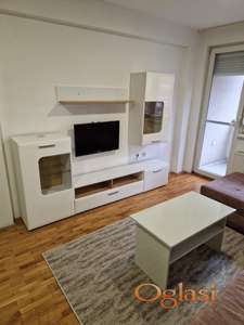 NAMESTEN JEDNOIPOSOBAN STAN, BULEVAR - SAJAM