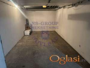 Fenomenalna zidana garaža, sa rolo vratima i strujom, 17m2 - Podbara