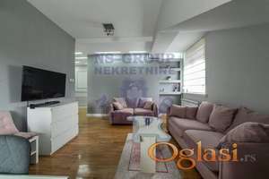 Prelep dvosoban stan u centru Novog Sada