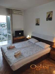 Herceg Novi . apartmani povoljno Topla