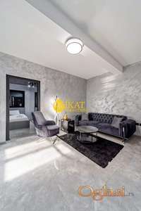 Vojvode Vlahovića Lux 45m2 + bašta 25m2 i garažno mesto ID#4676