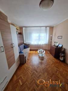 KOMPLETNO NAMEŠTEN JEDNOSOBAN STAN U CENTRU