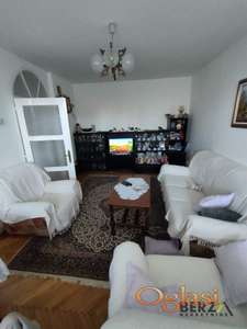 KOMFORAN DVOSOBAN STAN IDEALNOG RASPOREDA NA BULEVARU KRALJA PETRA