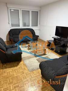 Izdaje se odličan dvosoban stan na Bulevaru Nemanjića, 57m2