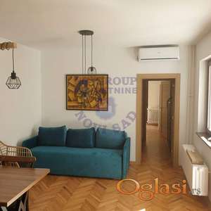 Izdaje se odličan pet friendly, kompletno namešten stan u centru grada, površine 70m2