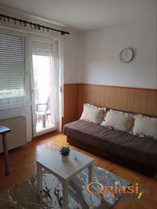  KOMPLETNO NAMEŠTENA GARSONJERA - BULEVAR, NADOMAK FUTOŠKE PIJACE