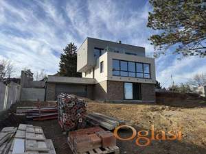 LUX KUĆA SA POGLEDOM NA GRAD I DUNAV