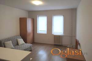 Izdaje se novija opremljena Garsonjera u Širem centru za 250eur!