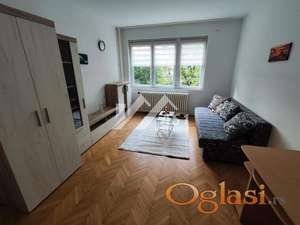 Izdajem potpuno renoviran dvosoban stan kod Promenade !!! ID#3885