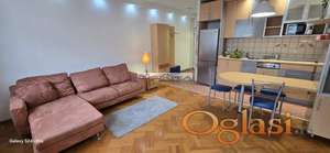 Useljiv 2.0 stan kod Arene sa garažom