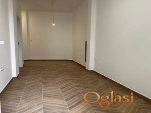 Prodaje se - garsonjera - neposredna blizina Centra- Kisačka - povrat PDV-a