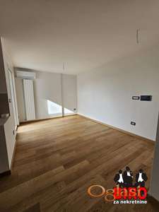 ~~~ PRELEP useljiv četvorosoban stan na TELEPU ~~~