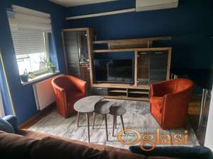 IZDAJE SE DVOIPOSOBAN STAN SA PARKING MESTOM U UL. CARA DUŠANA (Pet friendly)