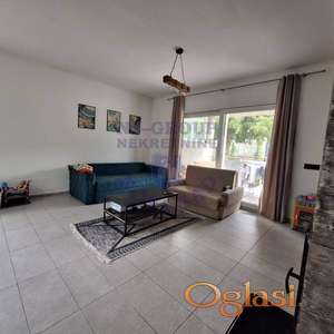 Prodaje se kuca u Sremskoj Kamenici 255m2