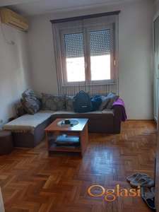 BULEVAR OSLOBOĐENJA IZDAJE SE NAMEŠTENA GARSONJERA