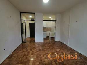 Polunamešten dvosoban stan 47m2 - Braće Popović, Sajam