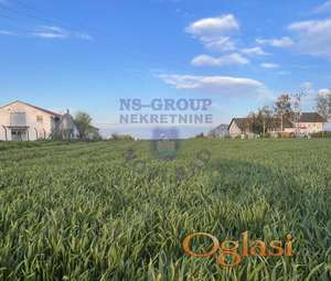 Plac u Kaću,odličan