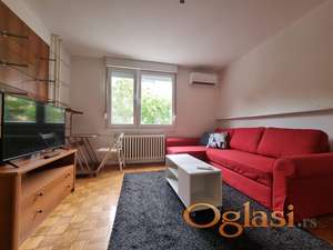 Namešten jednoiposoban stan za izdavanje, Alekse Šantića, 300€, 31m²