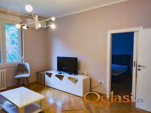 Izdavanje dvosobnog stana – Vračar, Hram Svetog Save, odlična lokacija, 61 m²