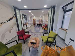 Odličan lokal na Limanu 3