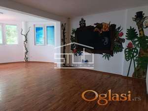 Izdaje se kuća sa bazenom ID#1329