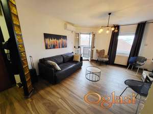 Koforan dvosoban stan u blizini pešačke zone