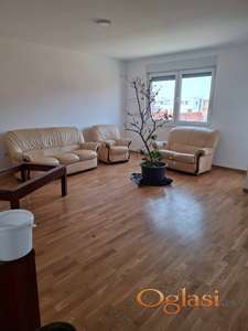 TROIPOSOBAN NOV STAN ,KROVMA TERASA oko 50m2 I PARKING