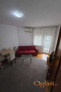 GARSONJERA NA GRBAVICI