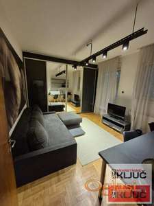 Garsonjera u Grbavici, Novi Sad, 27 m²-ODMAH USELJIVO