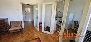 Izdajem trosoban stan u Brace Jerkovic